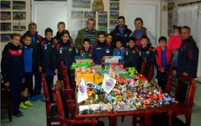 O προέδρος της "Πρωτοβουλίας για το παιδί" στην Ακαδημία ποδοσφαίρου Βέροιας